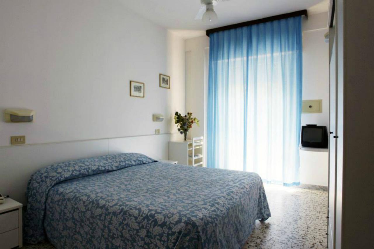 Hotel Irene Riccione Exterior photo